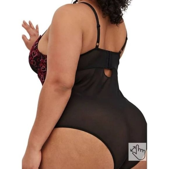 Torrid Valentine Underwire Heart Embroidered Bodysuit Size 2 - Picture 3 of 4